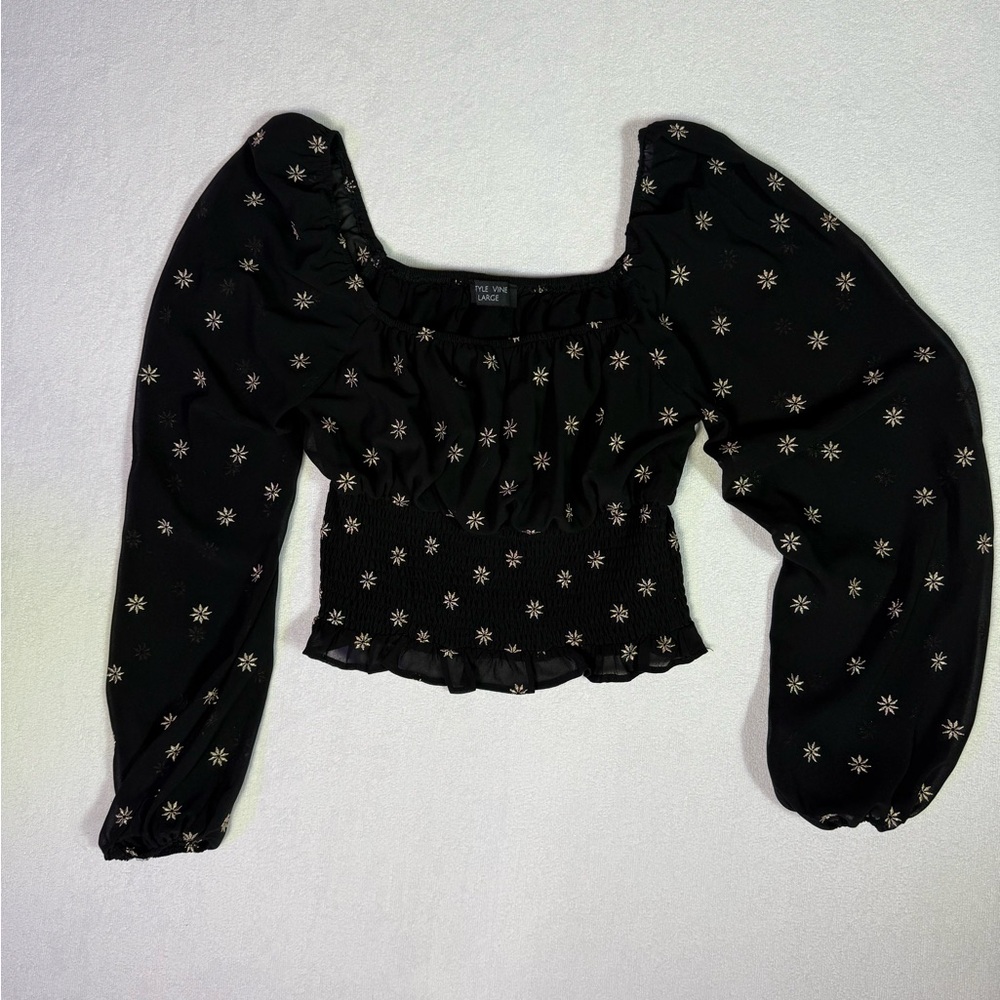 Chic Black Star Patterned Blouse
